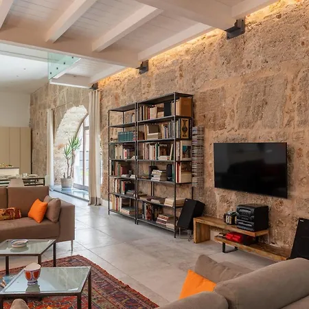Valverde Art Space Loft By Domusicily